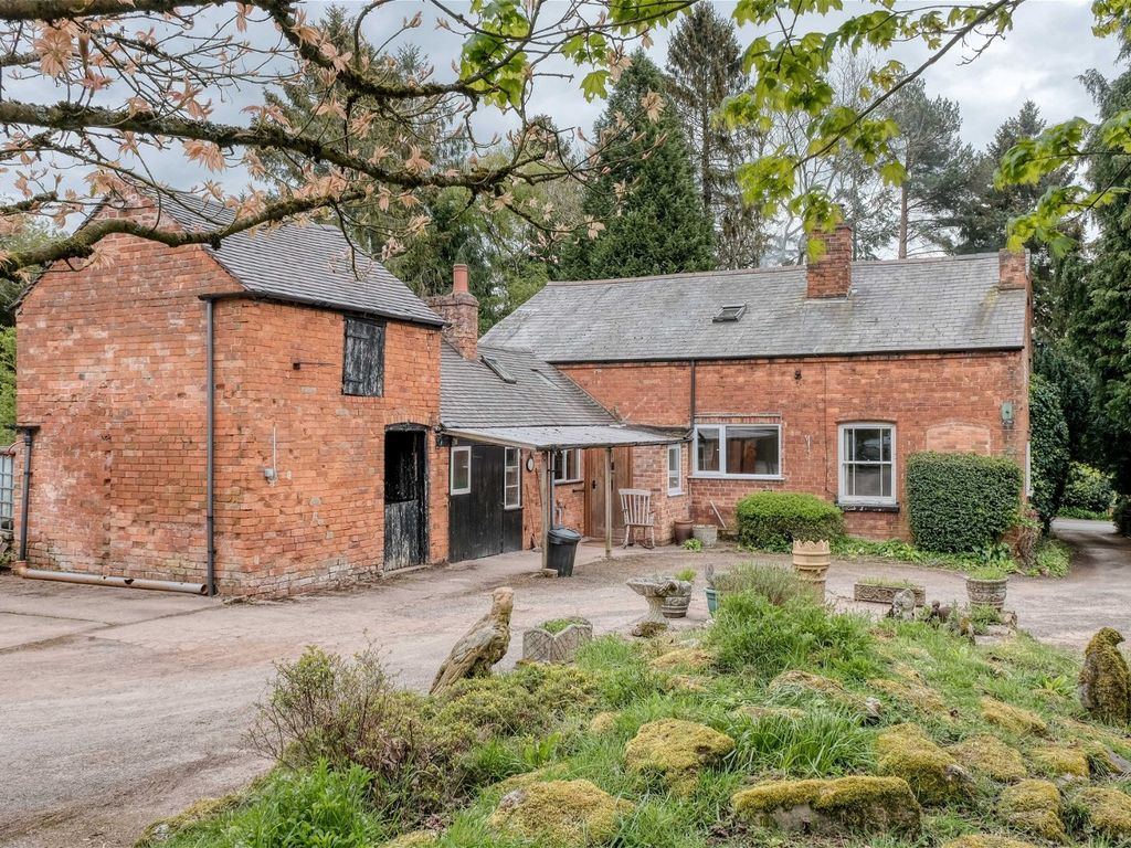 4 bed cottage for sale in Priory Road, Dodford, Bromsgrove B61, £