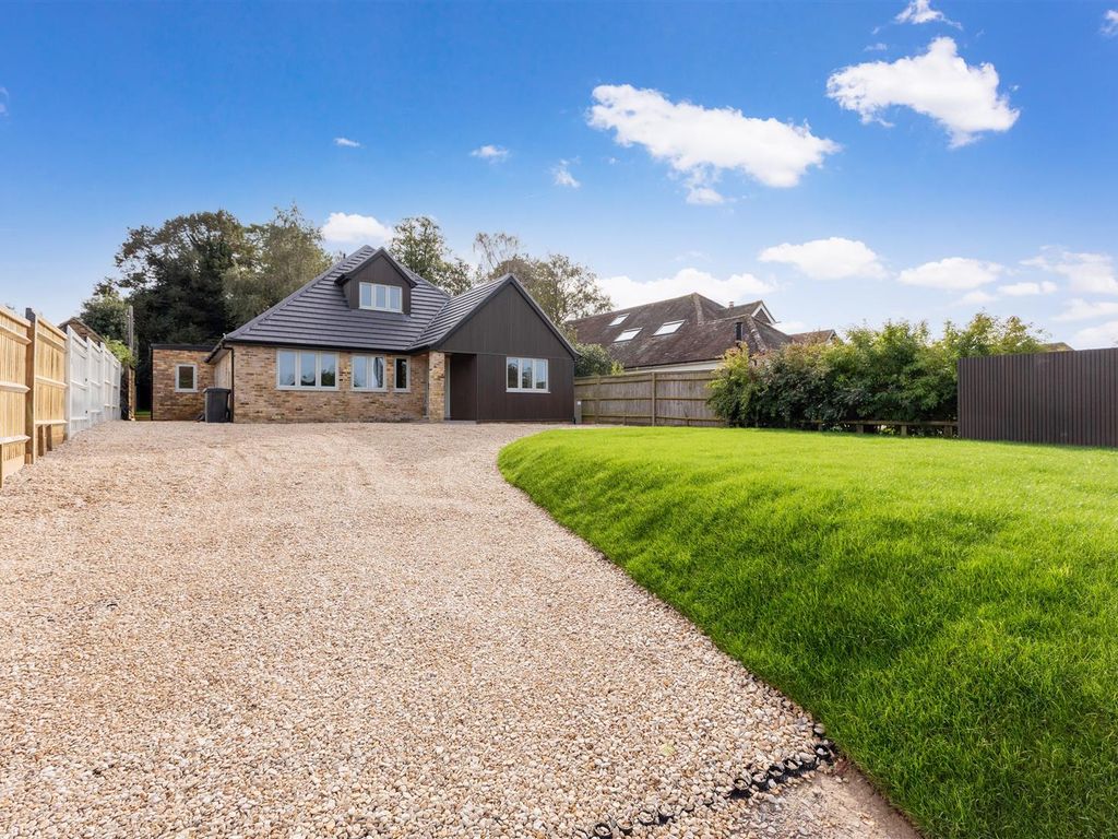 4 bed detached house for sale in Highmoor Cross, HenleyOnThames RG9
