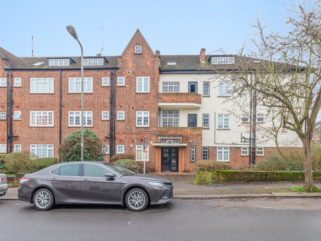 3 bed flat to rent in Brentwood Lodge, Danescroft, Hendon NW4 Zoopla