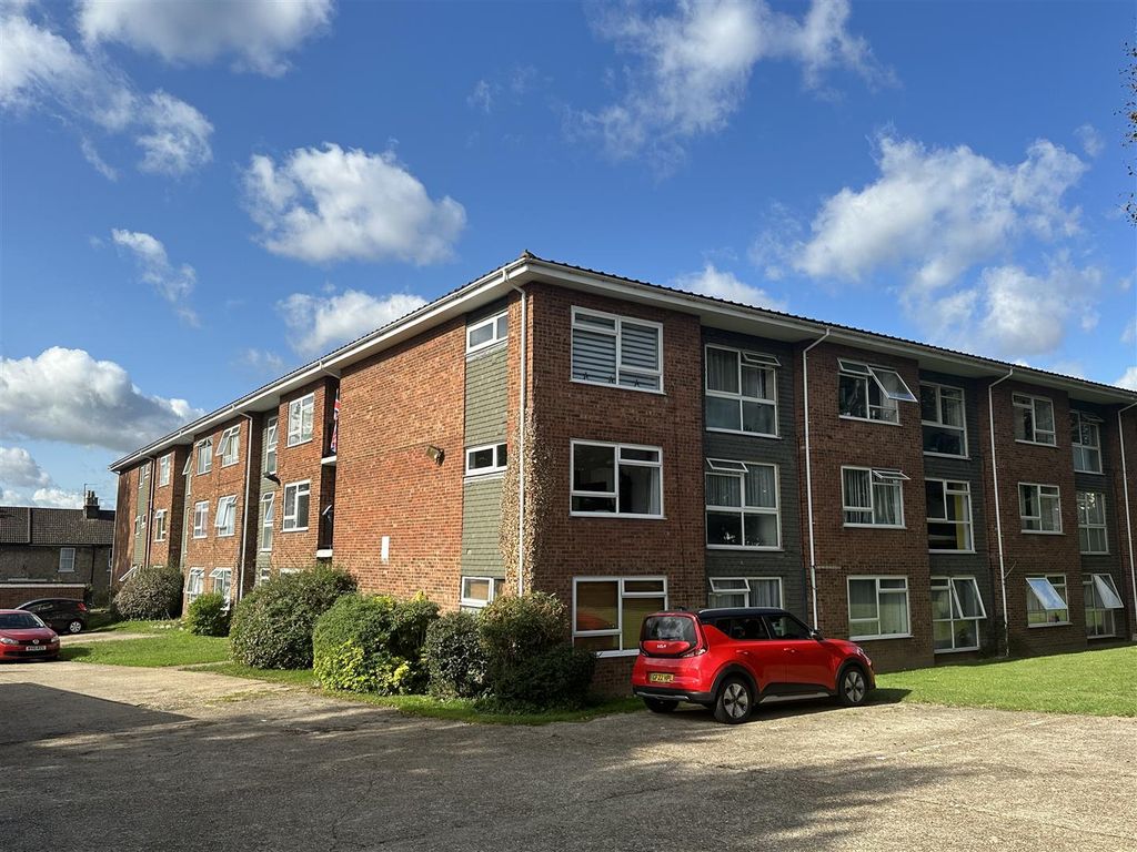 1 bed flat for sale in Alexandra Street, Maidstone ME14, £130,000 Zoopla