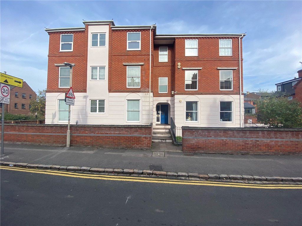1 bed flat to rent in Sidmouth Court, Reading RG1, £1,300 pcm Zoopla