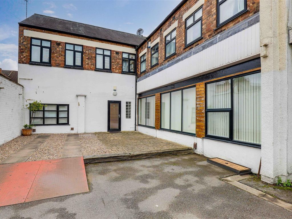 2 bed flat for sale in Hucknall Road, Sherwood, Nottinghamshire NG5