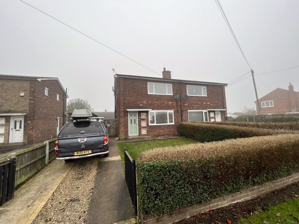 2 bed semidetached house to rent in Eastbourne View, Pontefract WF8