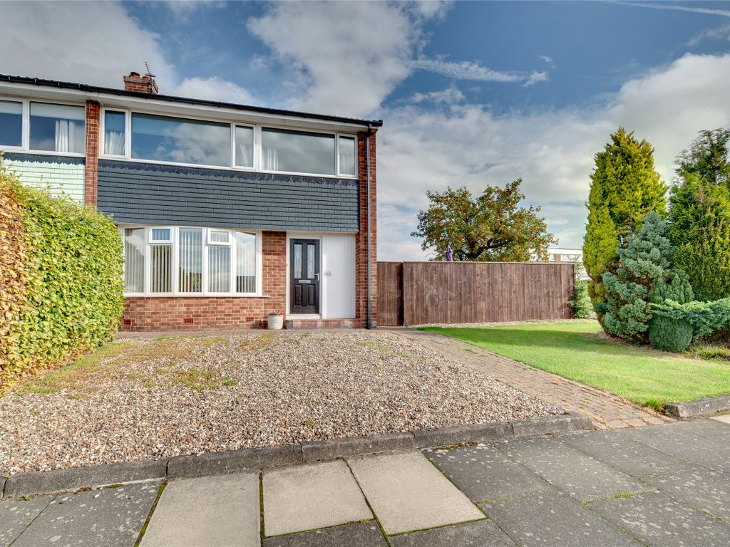 3 bed semidetached house for sale in Cayton Grove, Chapel House