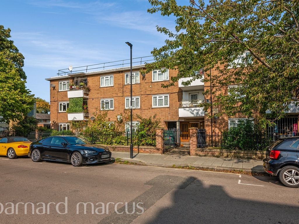 3 bed flat for sale in Jeffreys Road, London SW4, £400,000 Zoopla
