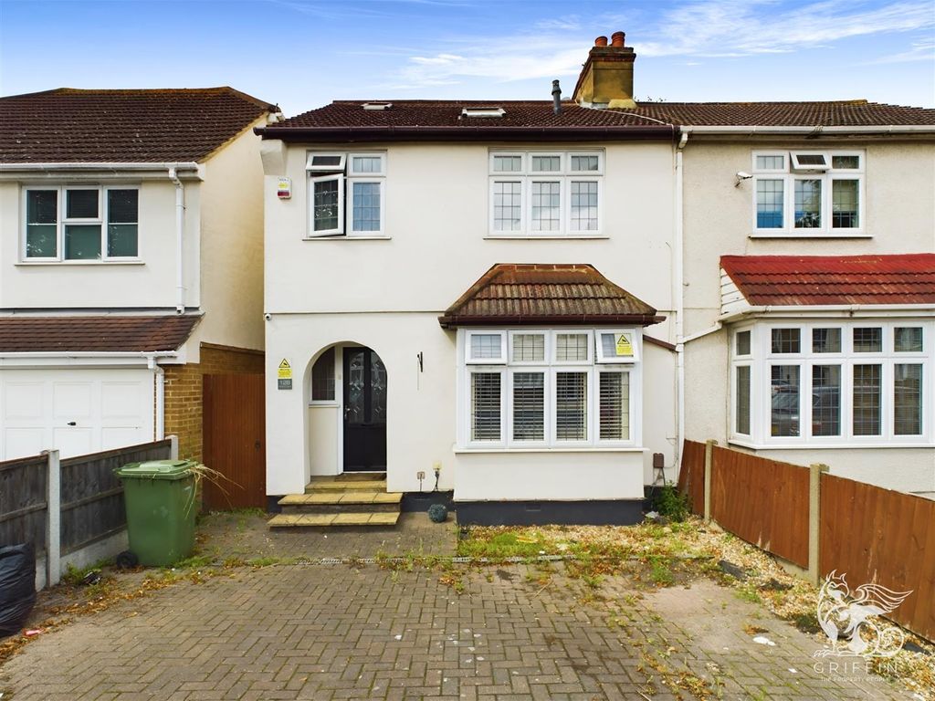 4 bed semidetached house for sale in Station Lane, Hornchurch RM12, £