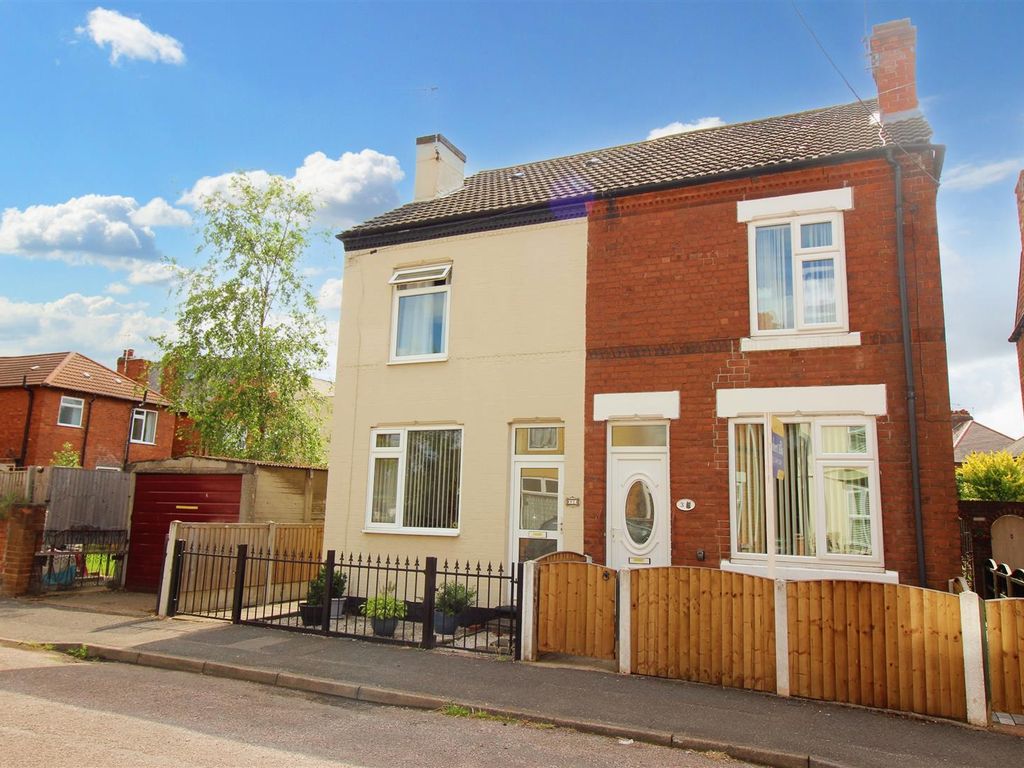 3 bed semidetached house for sale in Lower Park Street, Stapleford