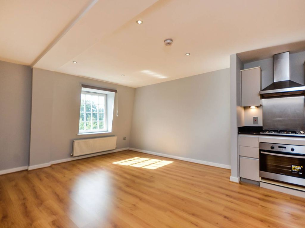 1 bed flat to rent in Tweedy Road, Bromley North, Bromley BR1, £1,400