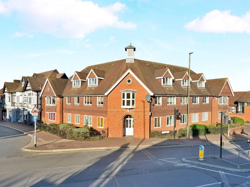 2 bed flat for sale in Godalming, Surrey GU7 Zoopla