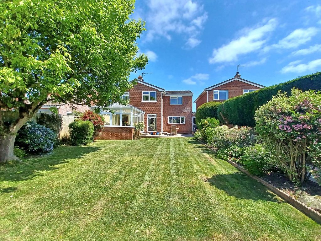 4 bed property for sale in Tree Crescent, Alveston BS35 Zoopla