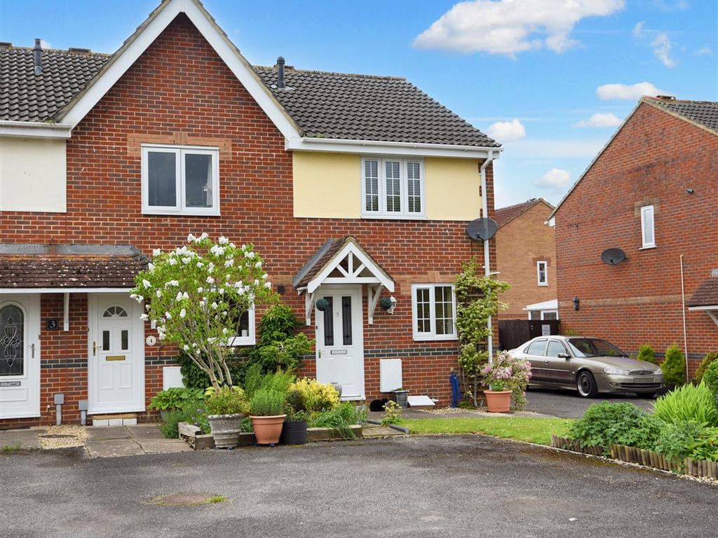 2 bed terraced house for sale in Way, Gillingham SP8, £