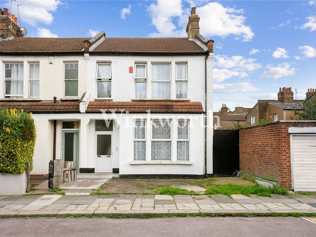 3 bed terraced house for sale in Brampton Road, London N15 Zoopla