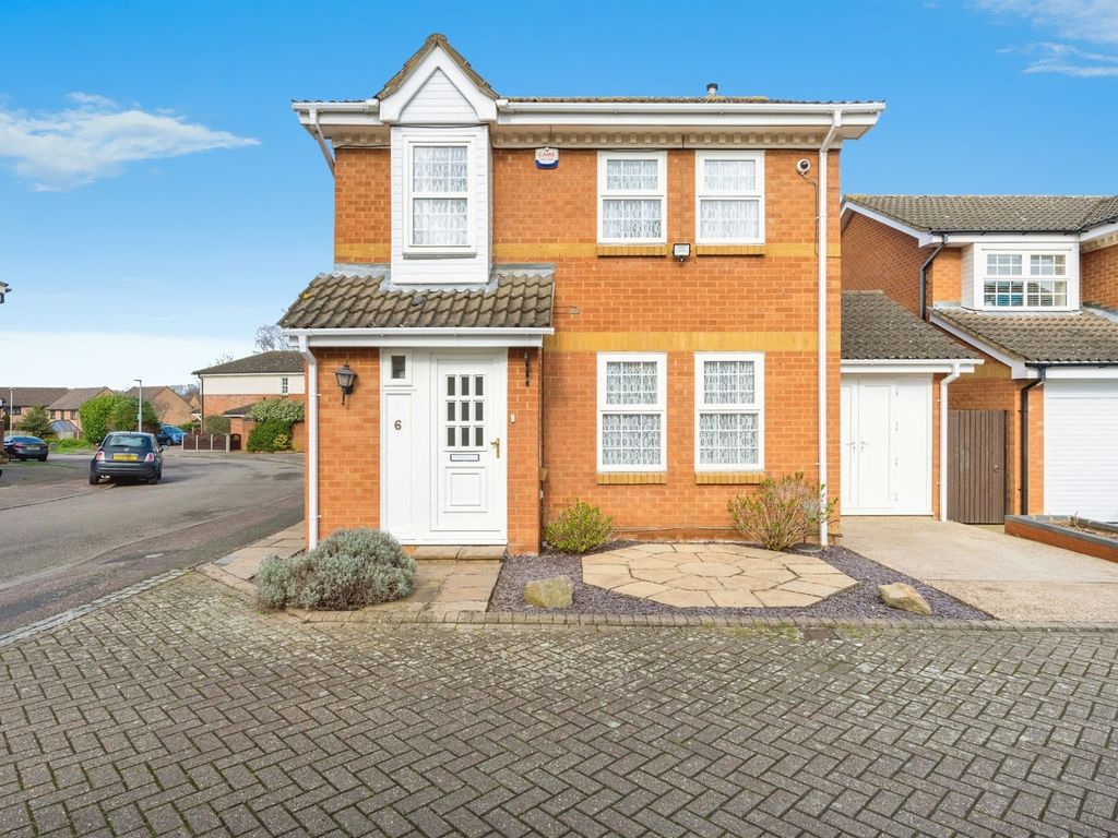 3 Bed Detached House For Sale In Lichfield Close Kempston Bedford