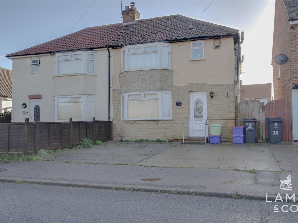 4 bed semidetached house for sale in Valley Road, Dovercourt, Harwich