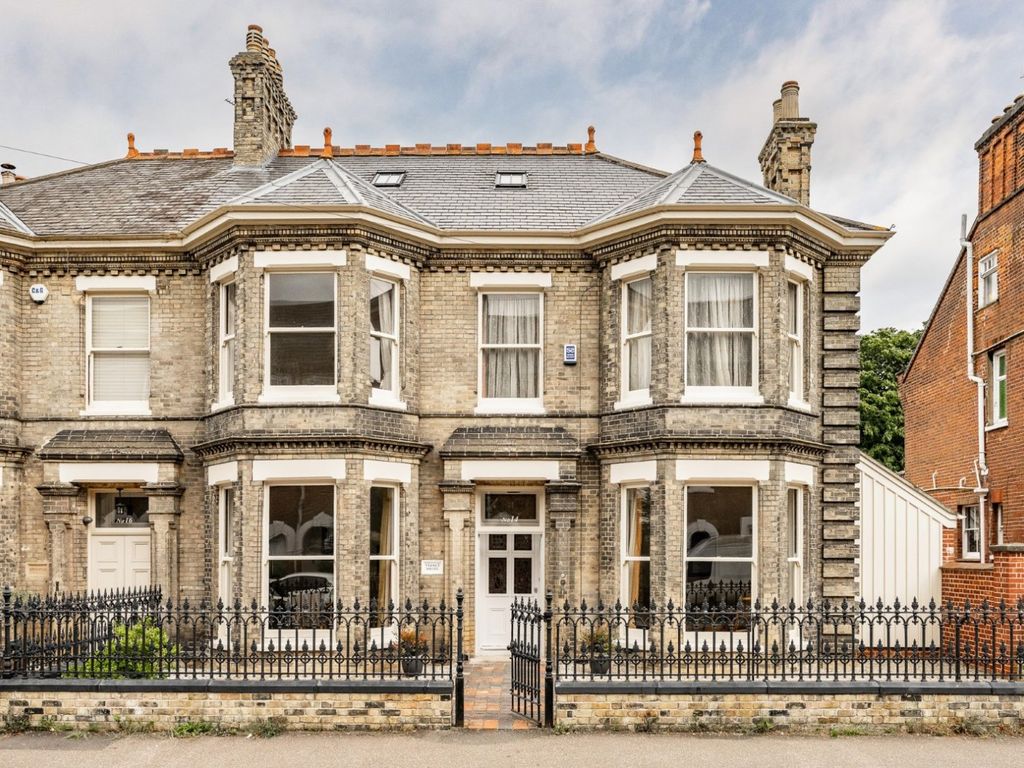 4 bed semidetached house for sale in Clarendon Road, Norwich, Norfolk