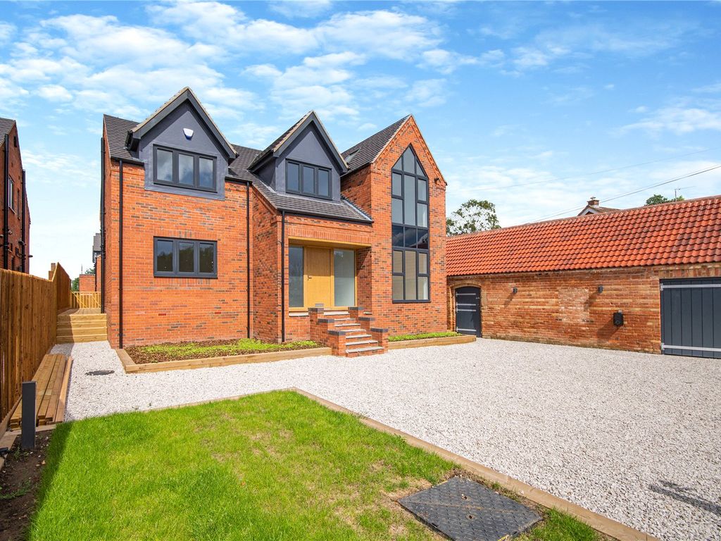 New home, 5 bed detached house for sale in Manor Road, BartonInFabis