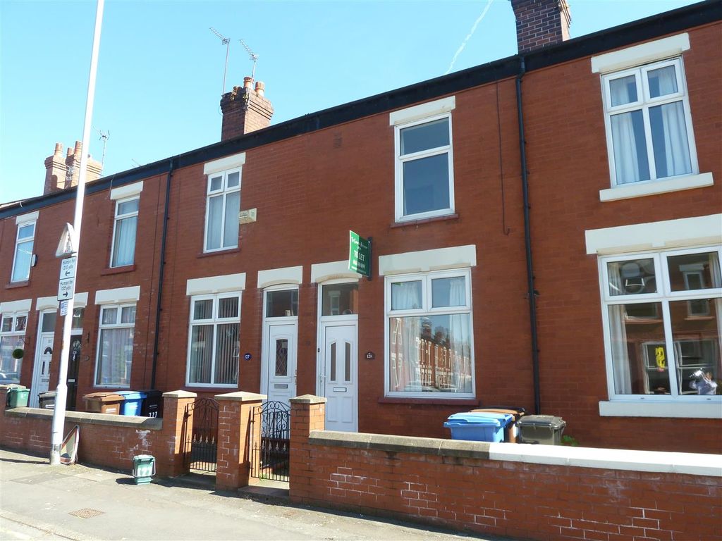 2 bed terraced house to rent in Lowfield Road, Shaw Heath, Stockport