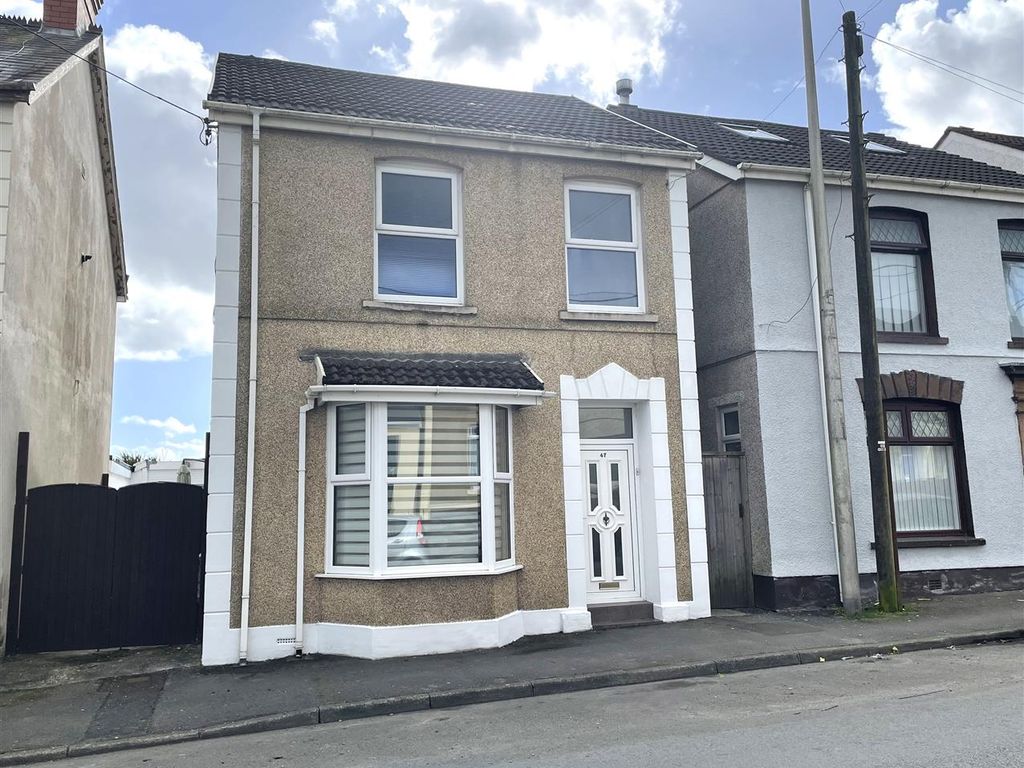 3 bed detached house for sale in Llwynhendy Road, Llwynhendy, Llanelli