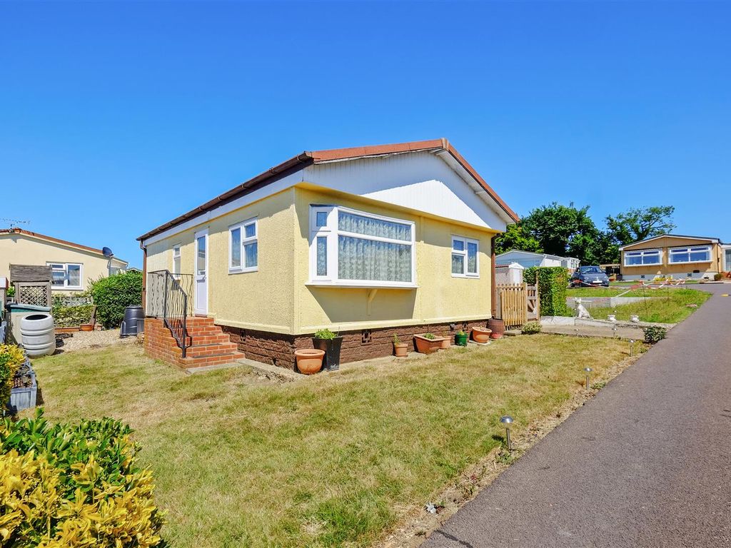 2 bed mobile/park home for sale in Seasalter Lane, Seasalter, Whitstable CT5 Zoopla