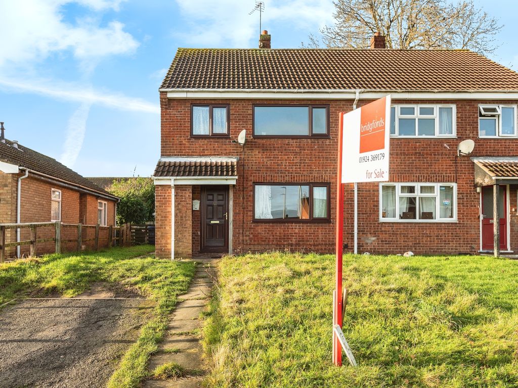 3 bed semidetached house for sale in Beechwood Croft, Sherburn In Elmet, Leeds LS25, £160,000