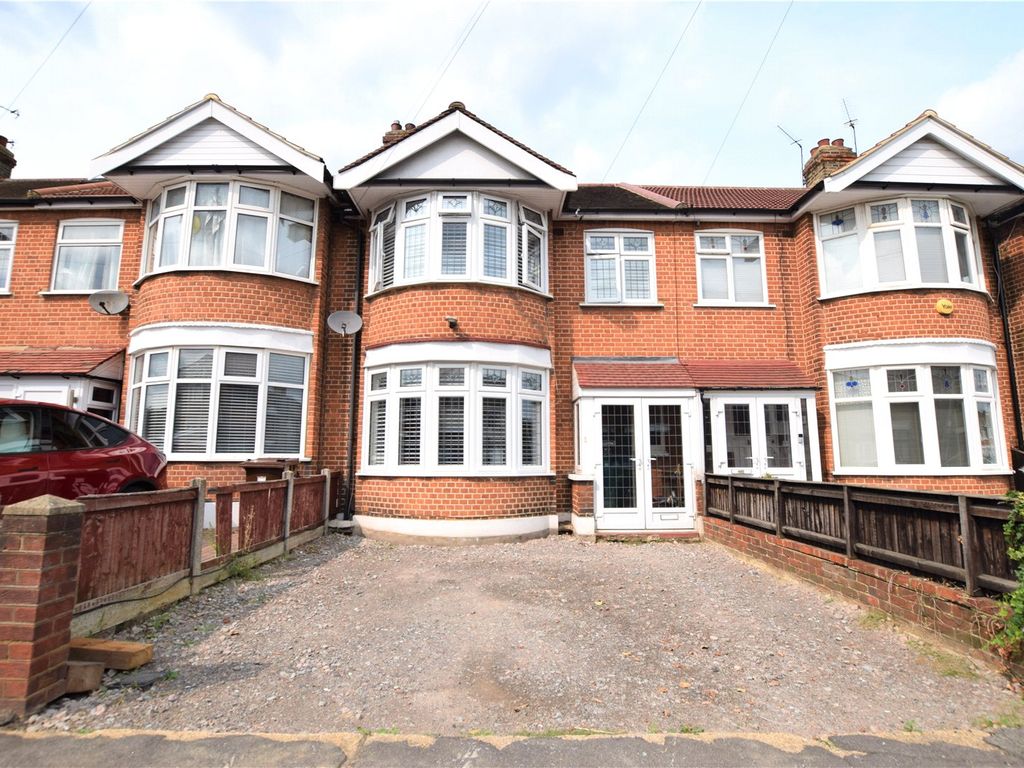 3 bed detached house for sale in Havering Gardens, Chadwell Heath
