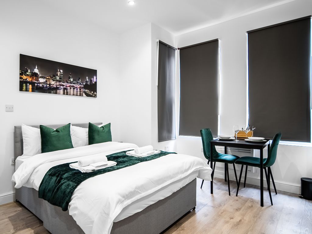 Room to rent in Scarle Road, Wembley HA0, £1,900 pcm Zoopla