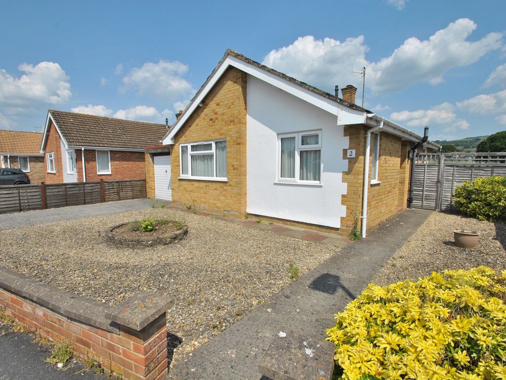 2 bed bungalow for sale in Moreton Close, Cleeve, Cheltenham