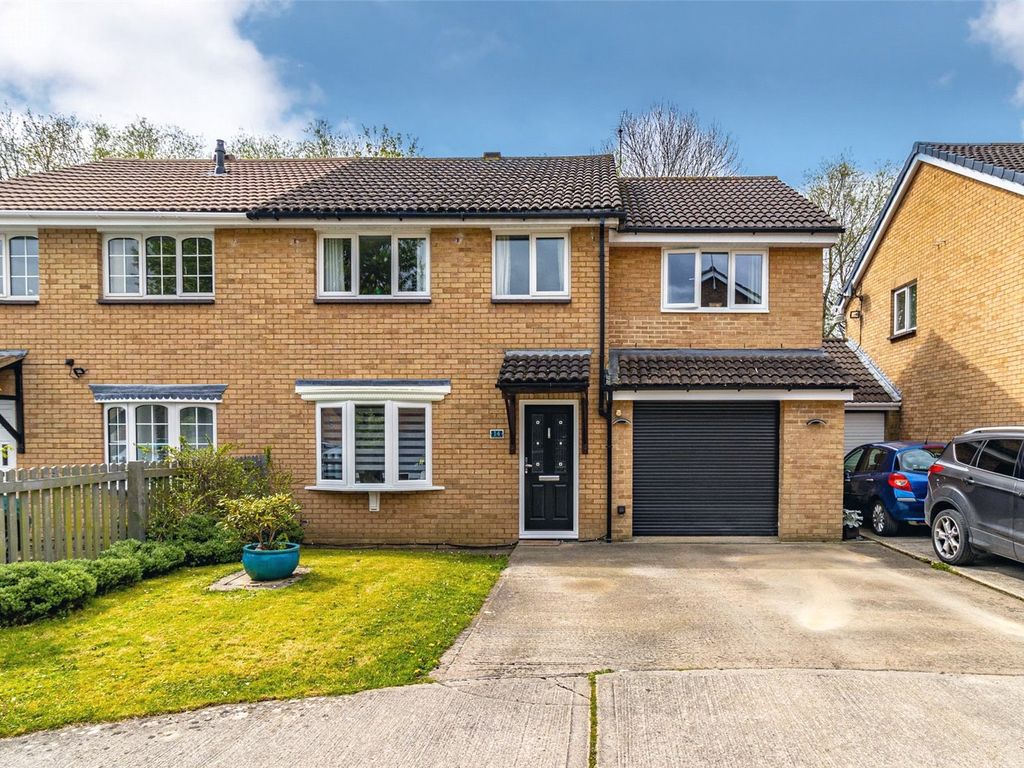 4 bed semidetached house for sale in Lapwing Close, Covingham, Swindon SN3, £375,000 Zoopla