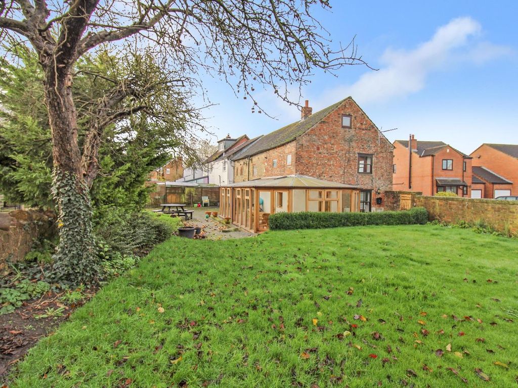 3 bed end terrace house for sale in Topcliffe Road, Dishforth, Thirsk