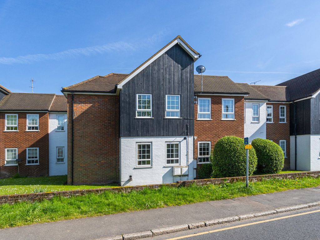2 bed for sale in 13 Home Farm Court, Narcot Lane, Chalfont