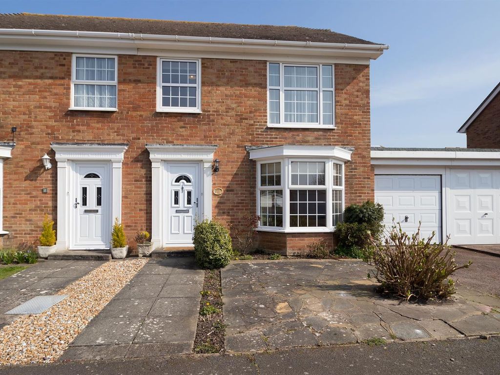 3 bed semidetached house to rent in Sturdy Close, Hythe CT21, £1,300