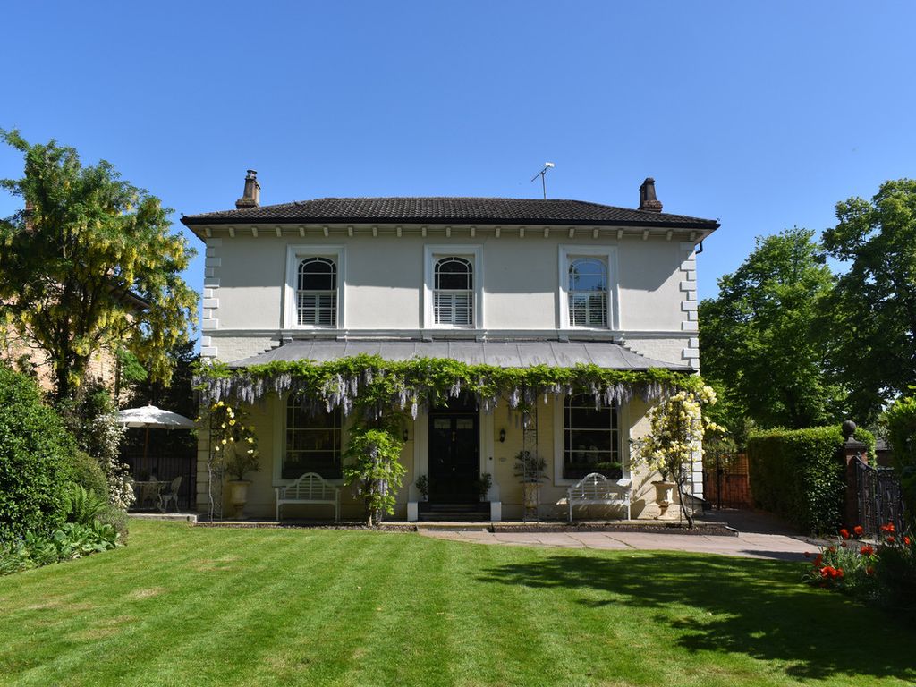 5 bed detached house to rent in Avenue Road Leamington Spa