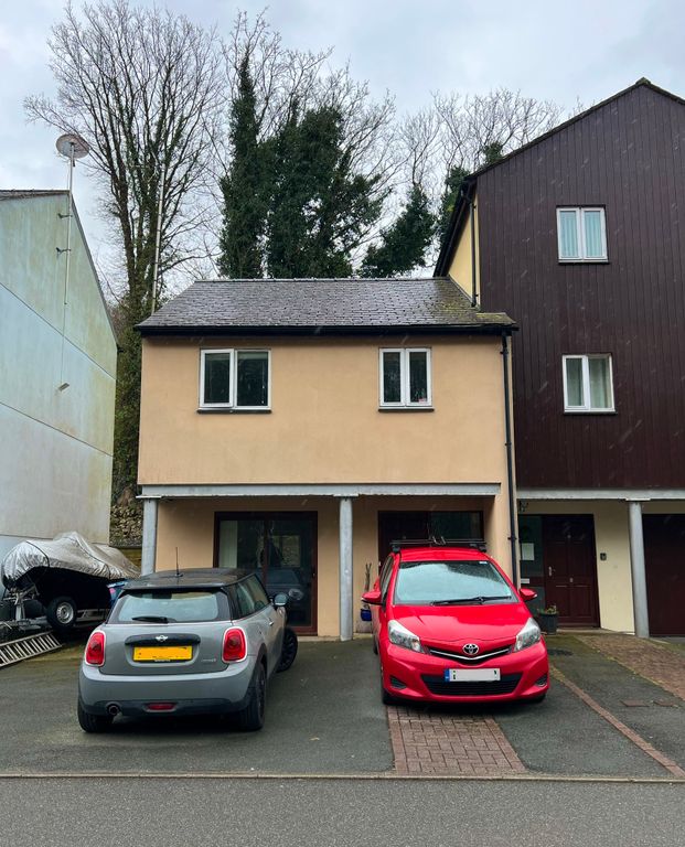 3 bed end terrace house to rent in Porth Y Llechen, Y Felinheli