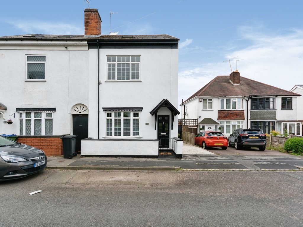 4 bed semidetached house for sale in Birch Road, Oldbury, West