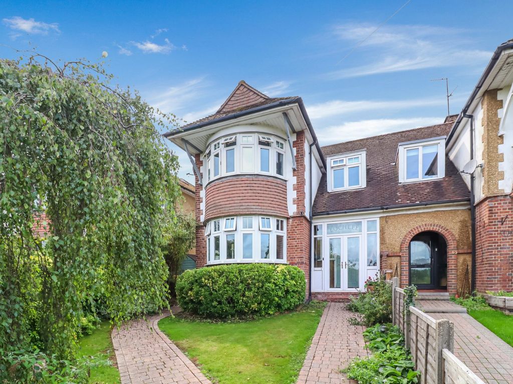 3 bed semidetached house for sale in Hempstead Road, Kings Langley WD4