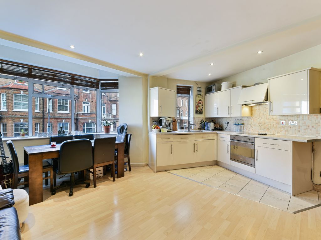 1 bed flat to rent in Barons Court Road, London W14, £1,995 pcm Zoopla