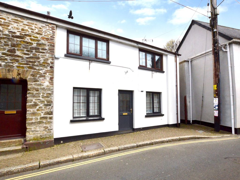 2 bed end terrace house for sale in North Street, Lostwithiel, Cornwall