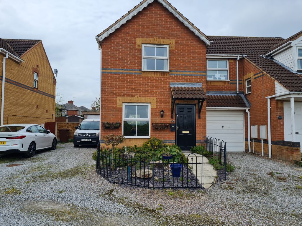 2 bed semidetached house for sale in Beachill Crescent, Havercroft