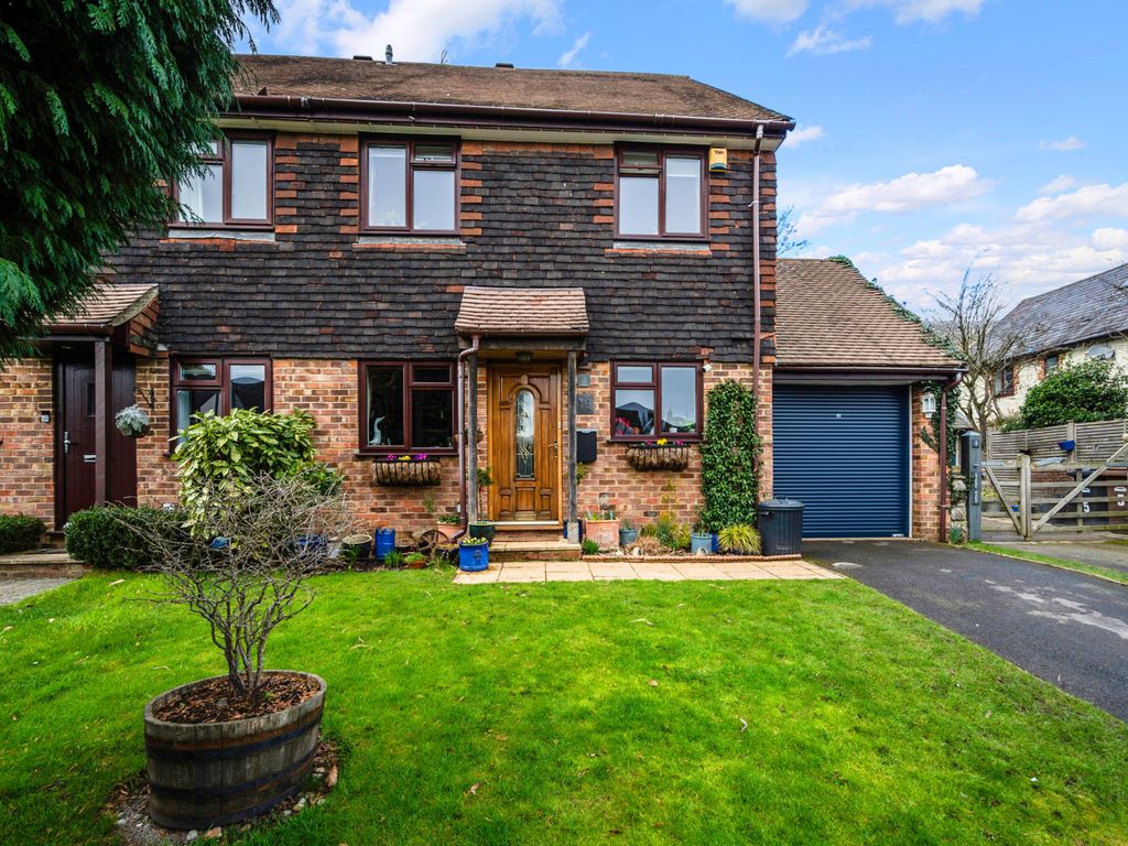 3 bed semidetached house for sale in Town Mead, Bletchingley, Redhill
