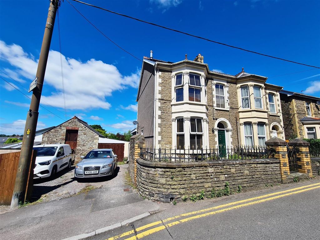 4 bed semidetached house for sale in Penprysg Road, Pencoed, Bridgend