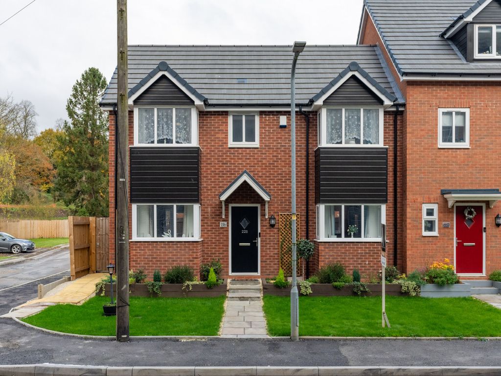 3 bed semidetached house for sale in Baldwin Road, StourportOnSevern