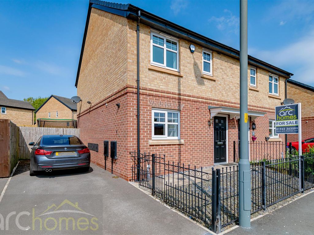 3 bed semidetached house to rent in North Road, Atherton, Manchester