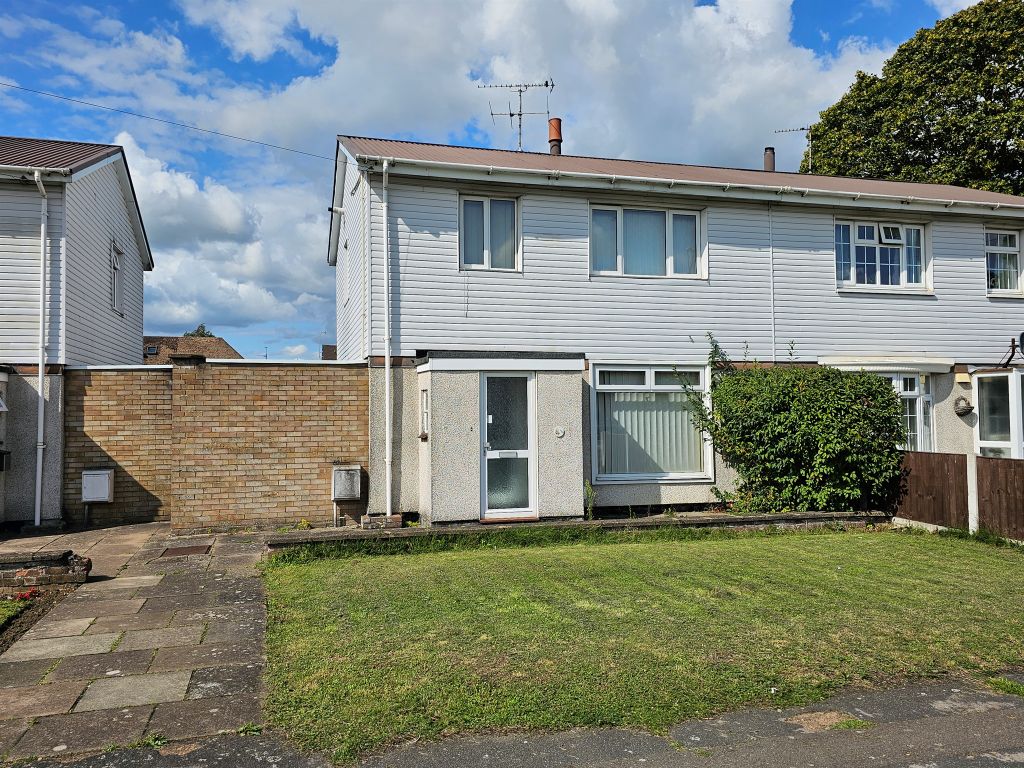 3 bed semidetached house for sale in Prebendal Avenue, Aylesbury HP21