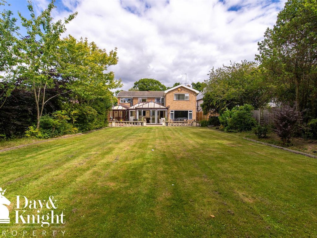 6 bed detached house for sale in Corton Long Lane, Corton, Lowestoft