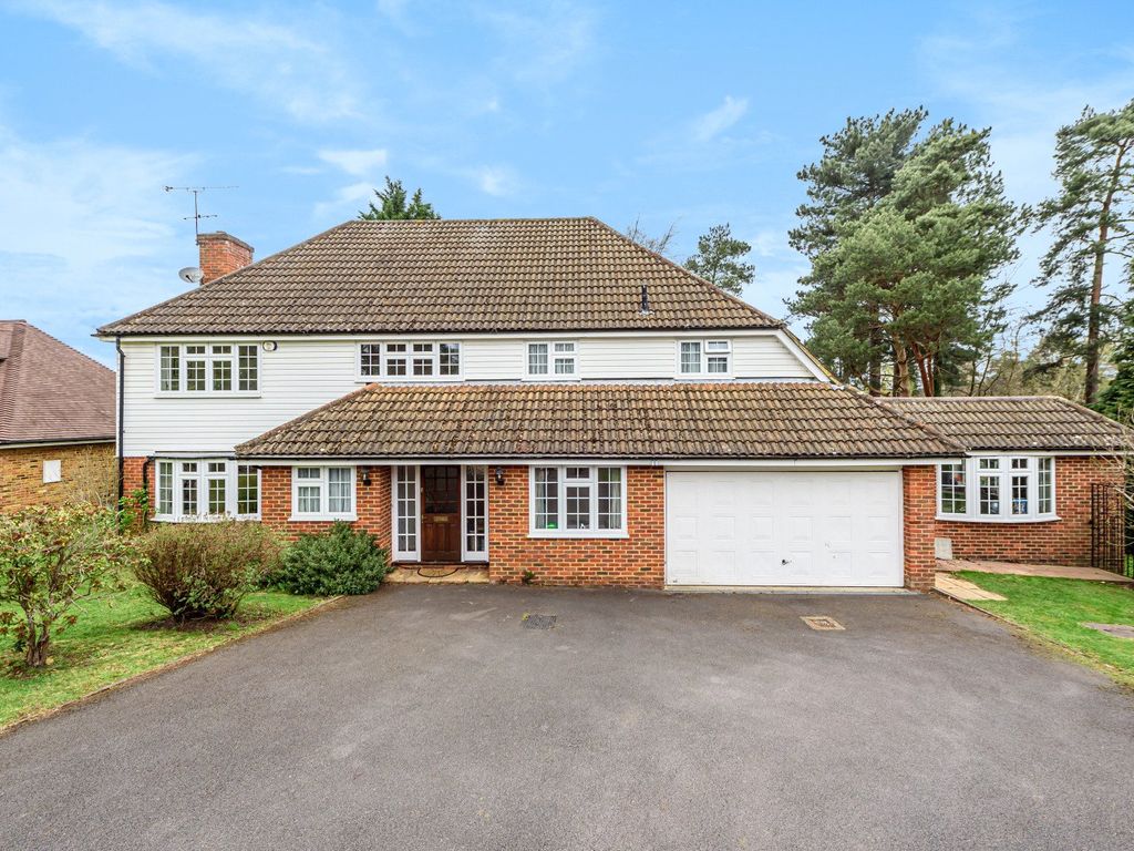 5 bed detached house for sale in Brackenhill, Cobham, Surrey KT11 Zoopla