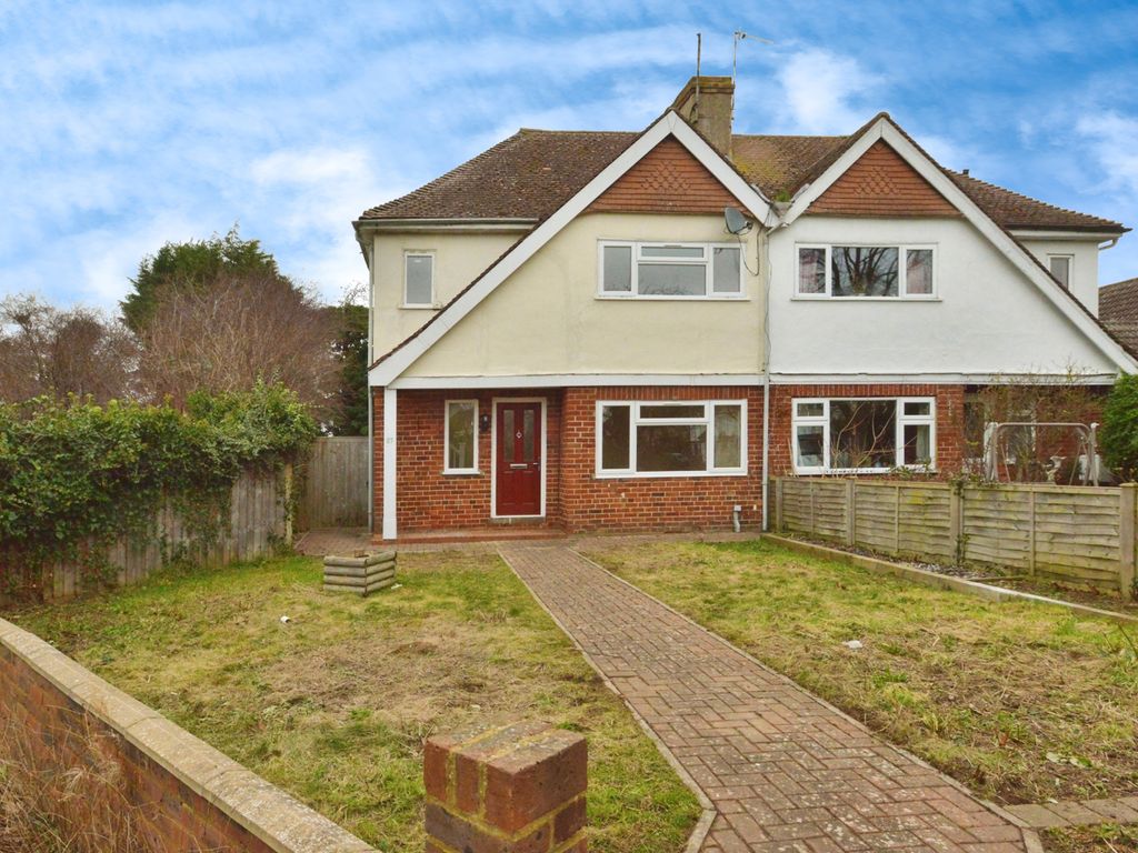 3 bed semidetached house for sale in Bradvue Crescent, Bradville