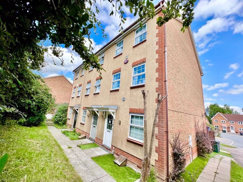 4 bed end terrace house for sale in Hawley Road, Dartford DA1, £475,000