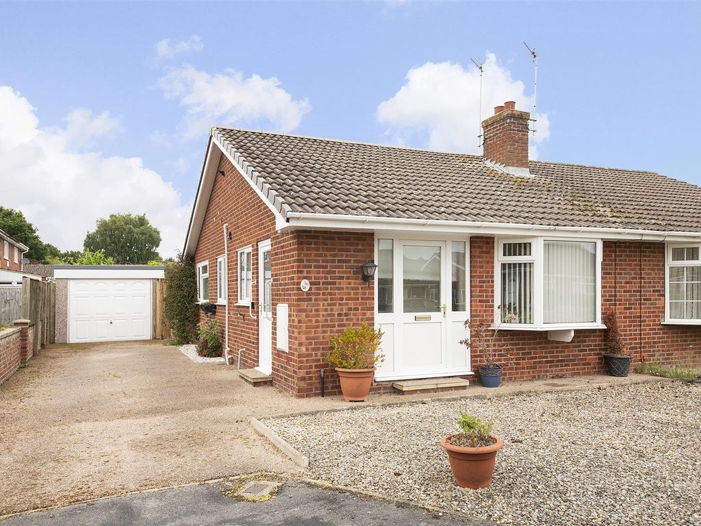 2 bed semidetached bungalow for sale in Hornsey Garth, Wigginton, York