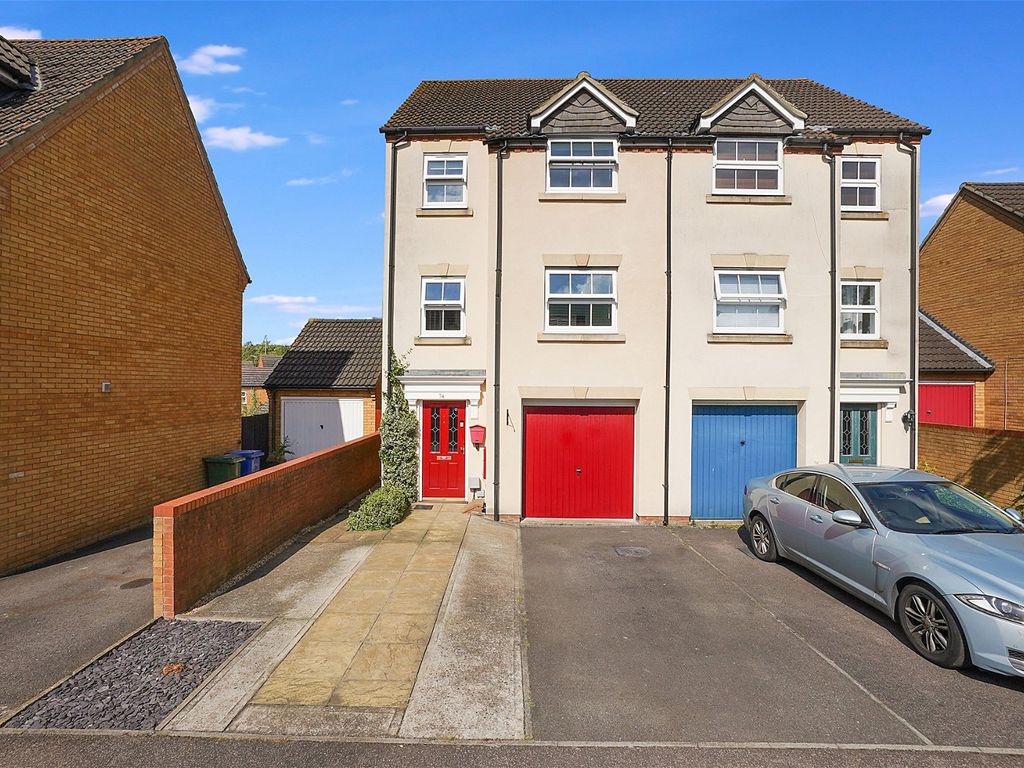 4 bed town house for sale in Monarch Drive, Kemsley, Sittingbourne ME10