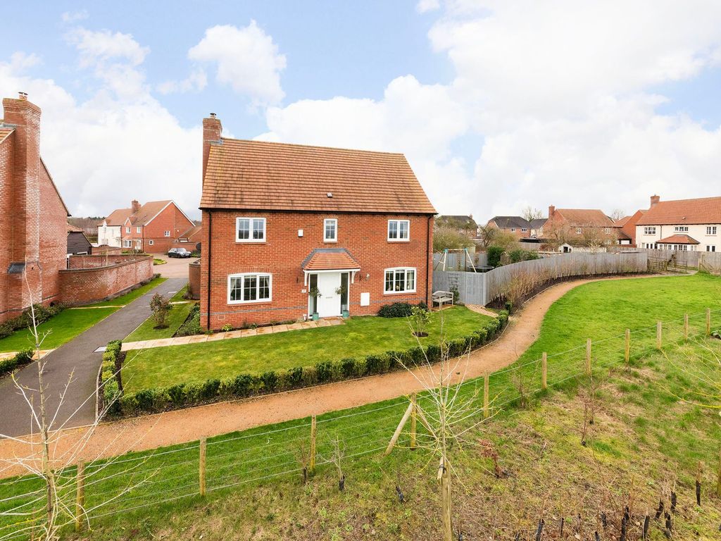 4 bed detached house for sale in Ridgeway Close, East Hendred OX12, £